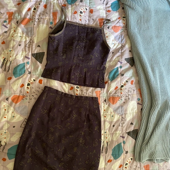 Two piece set - Picture 2 of 4